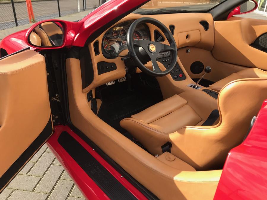 Интерьер Bizzarrini BZ-2001 Concept 1992 года  (фото 20 из 35)